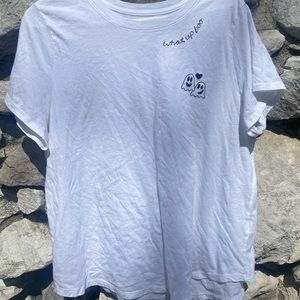 Very cute white tee with “What’s up boo” written on it. Love the quality